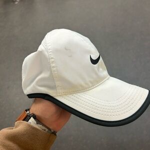 Nike featherlight hat